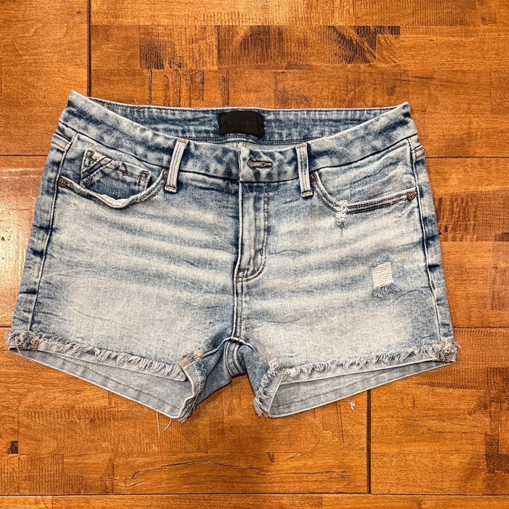 BUCKLE BLACK Light Wash Denim Shorts - Casual Women's Jean Shorts